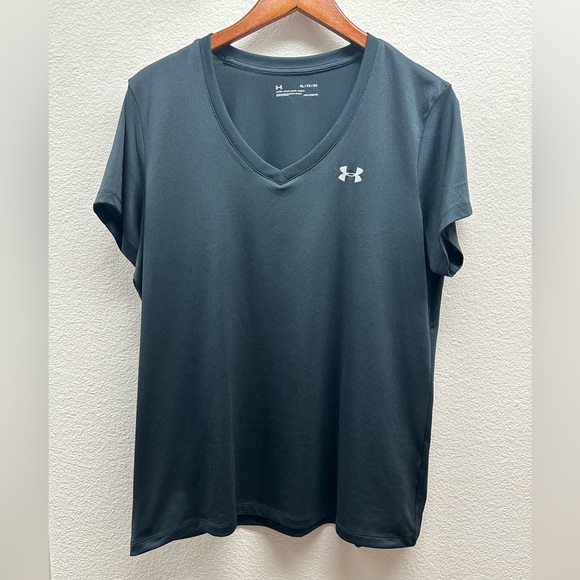 New Women’s Under Armour. - Picture 2 of 4
